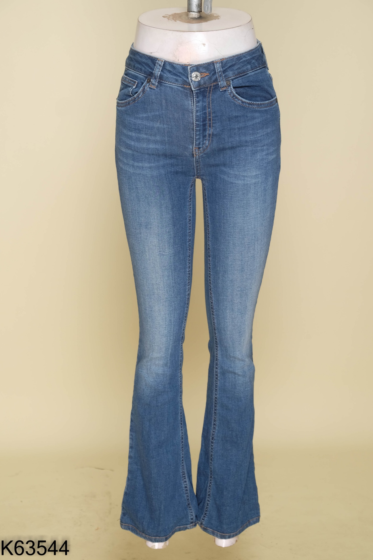 Quần jeans PULL BEAR xanh dáng loe