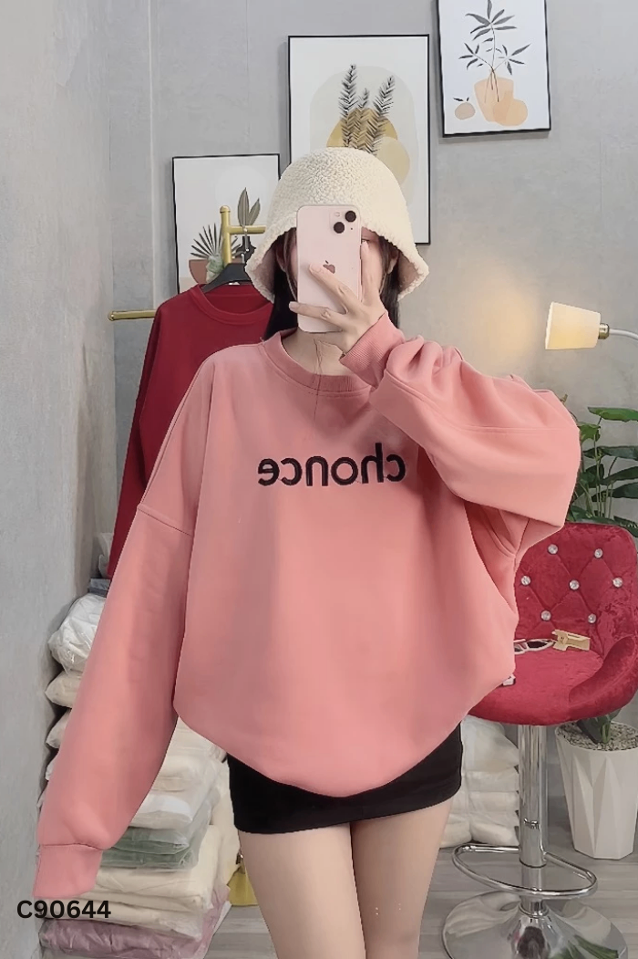 Áo sweater hồng chữ đen