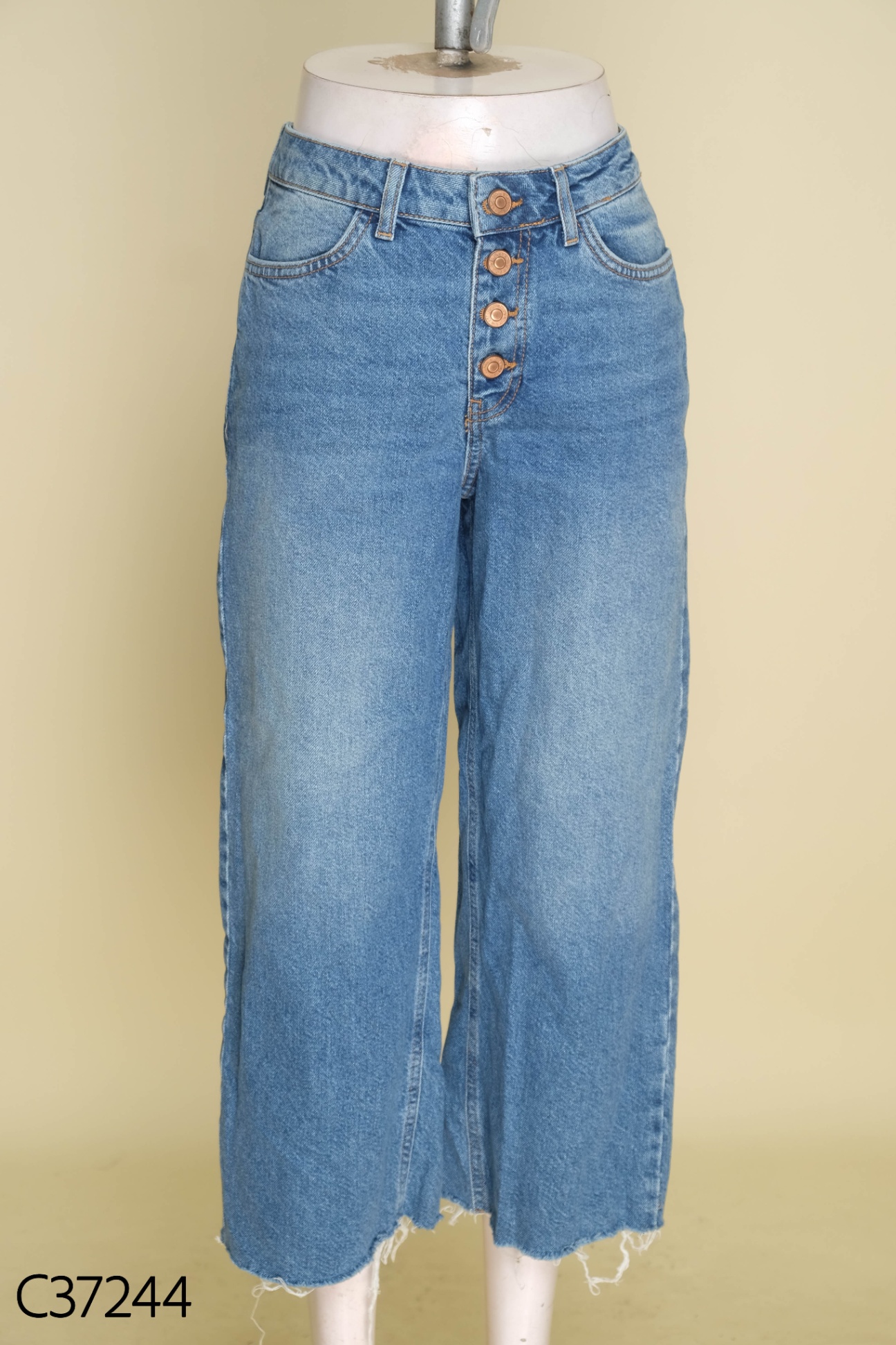 Quần jeans NEW LOOK xanh cúc dọc