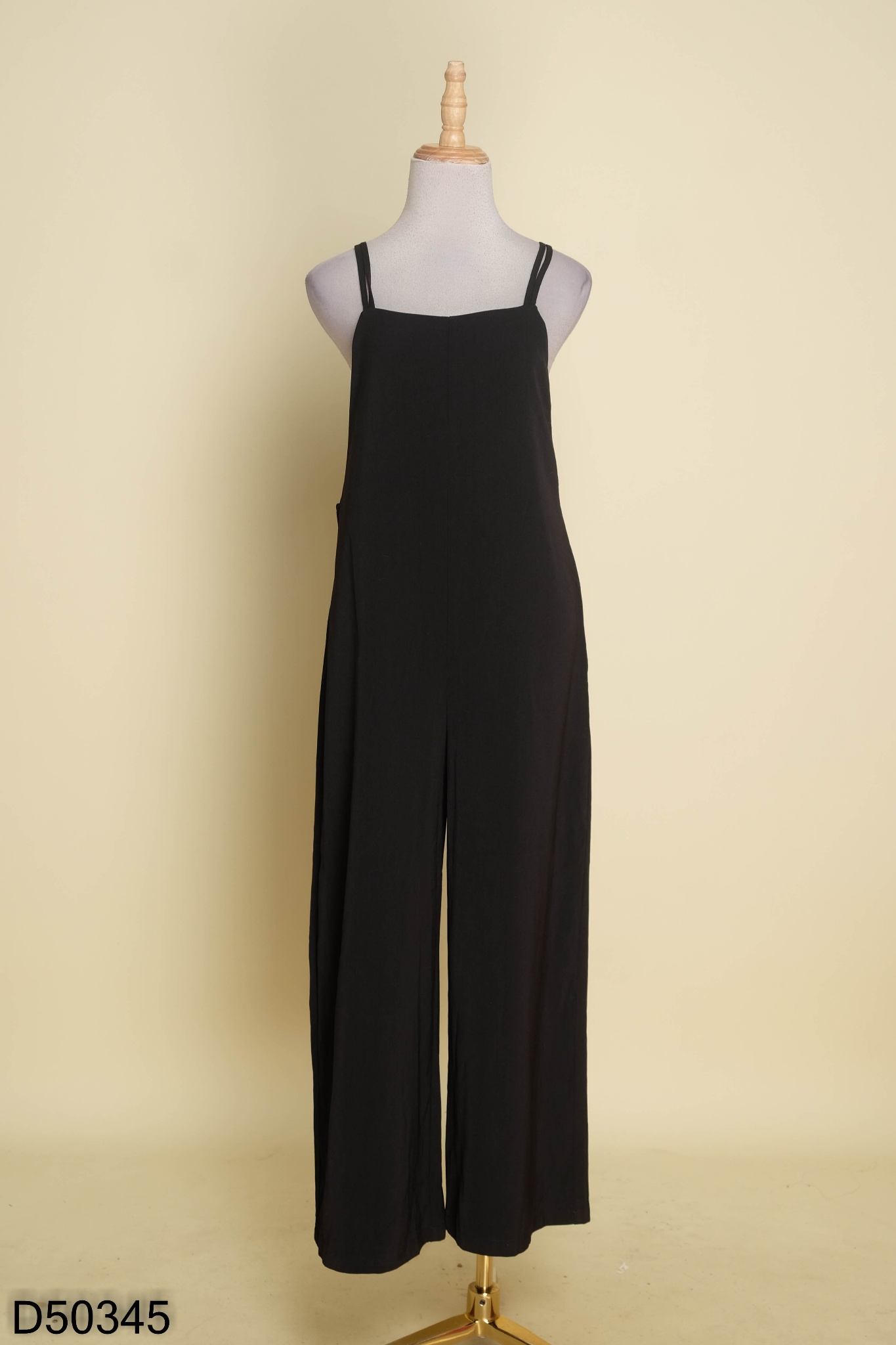 Jumpsuit 2 dây đen trơn