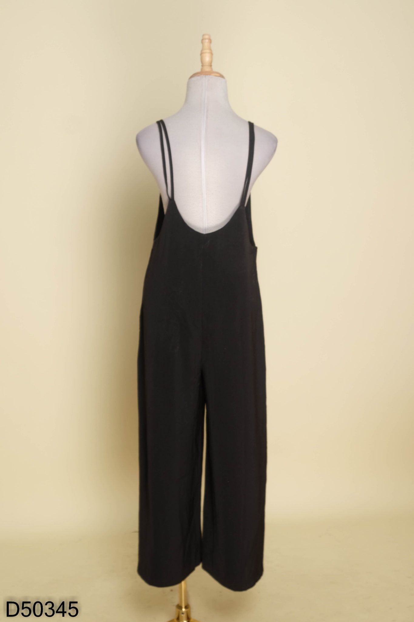 Jumpsuit 2 dây đen trơn