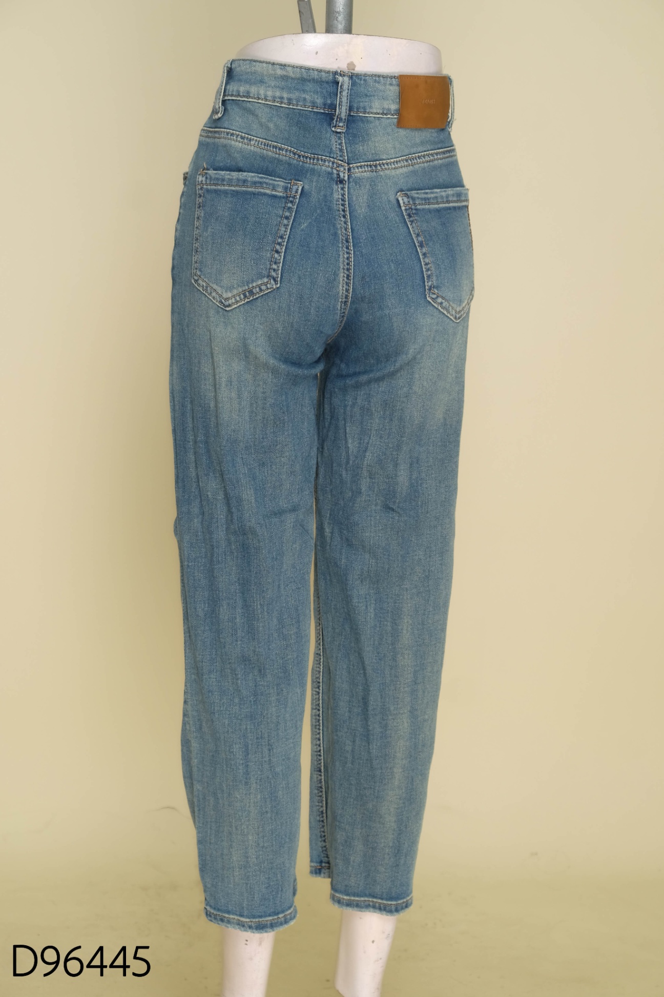 Quần jeans xanh vàng