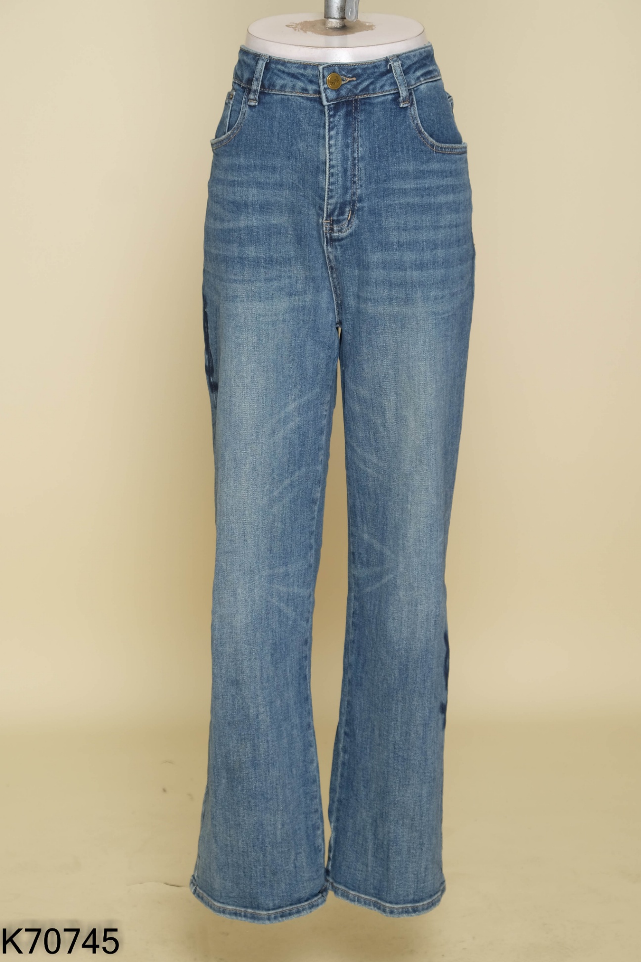 Quần jeans FIRST LINE.LY xanh ống suông