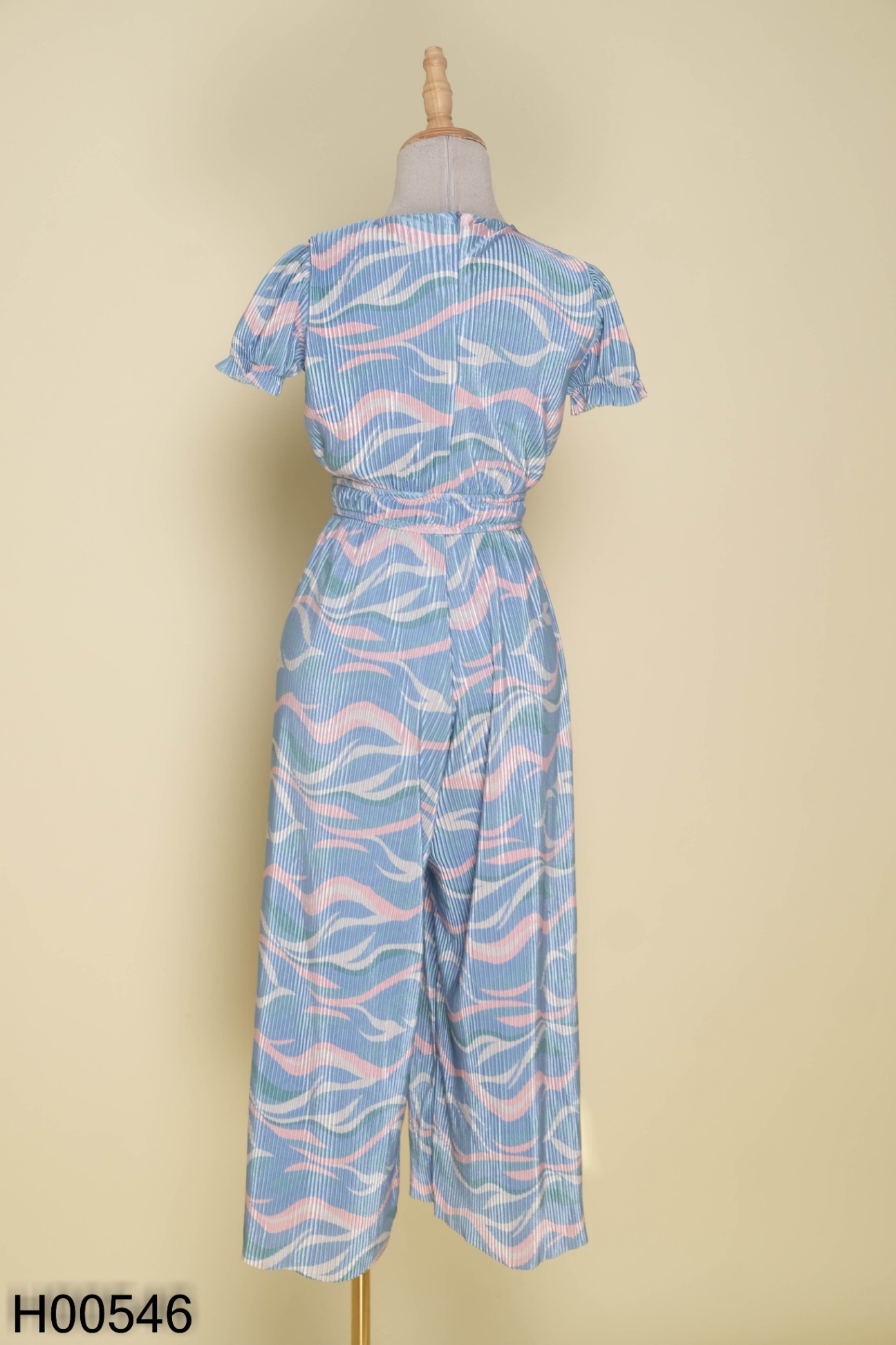 Jumpsuits xanh họa tiết dập ly