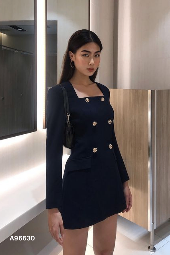 NEWTAG Blazer đen khuy vàng