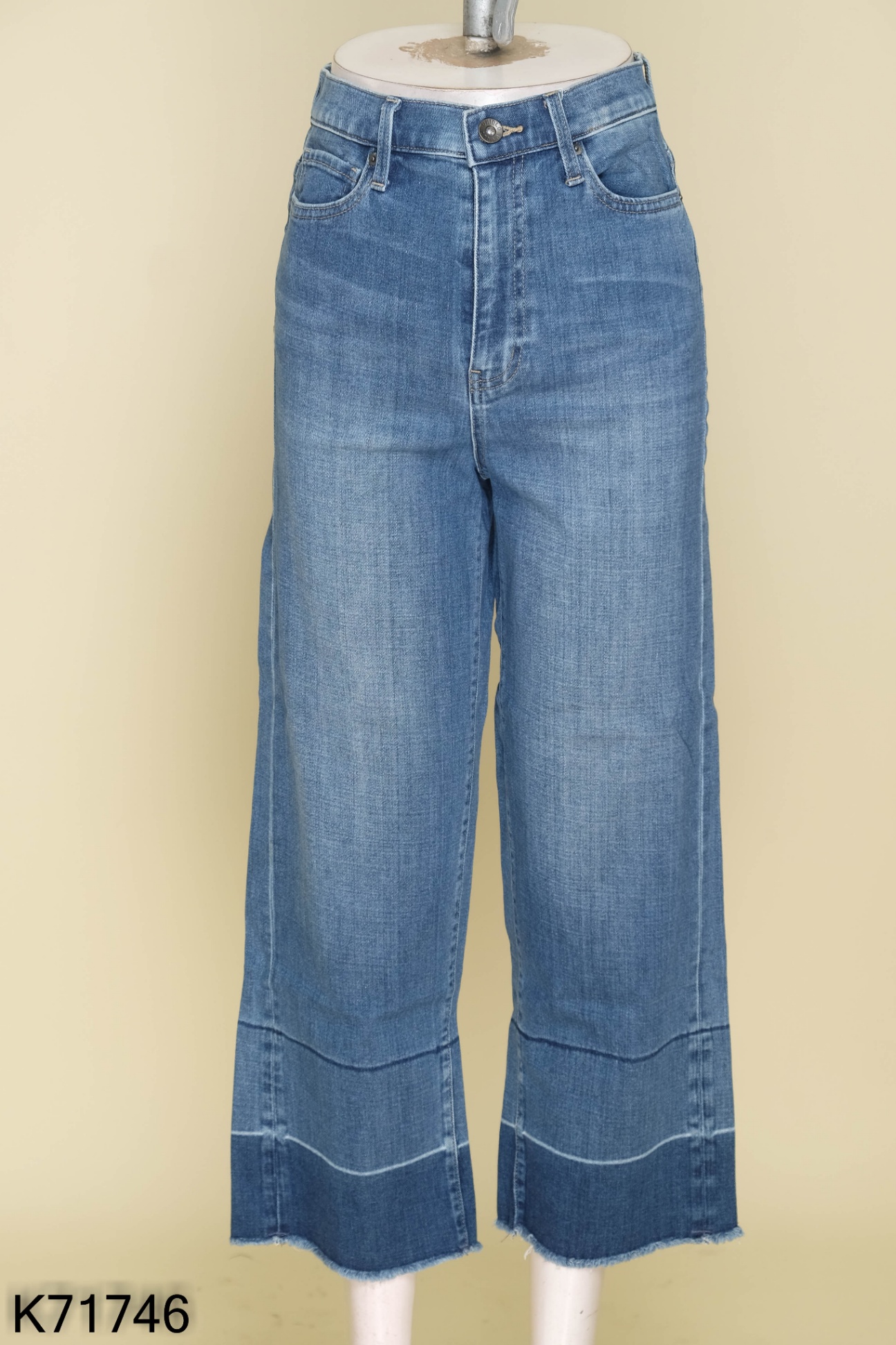 Quần UNIQLO jean xanh ống rộng