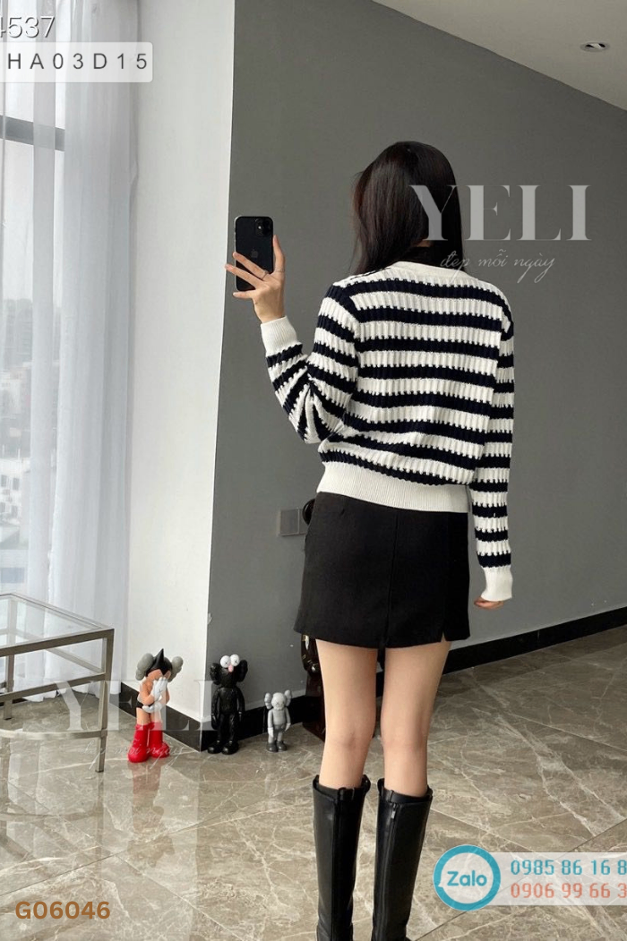 Cardigan len be kẻ đen