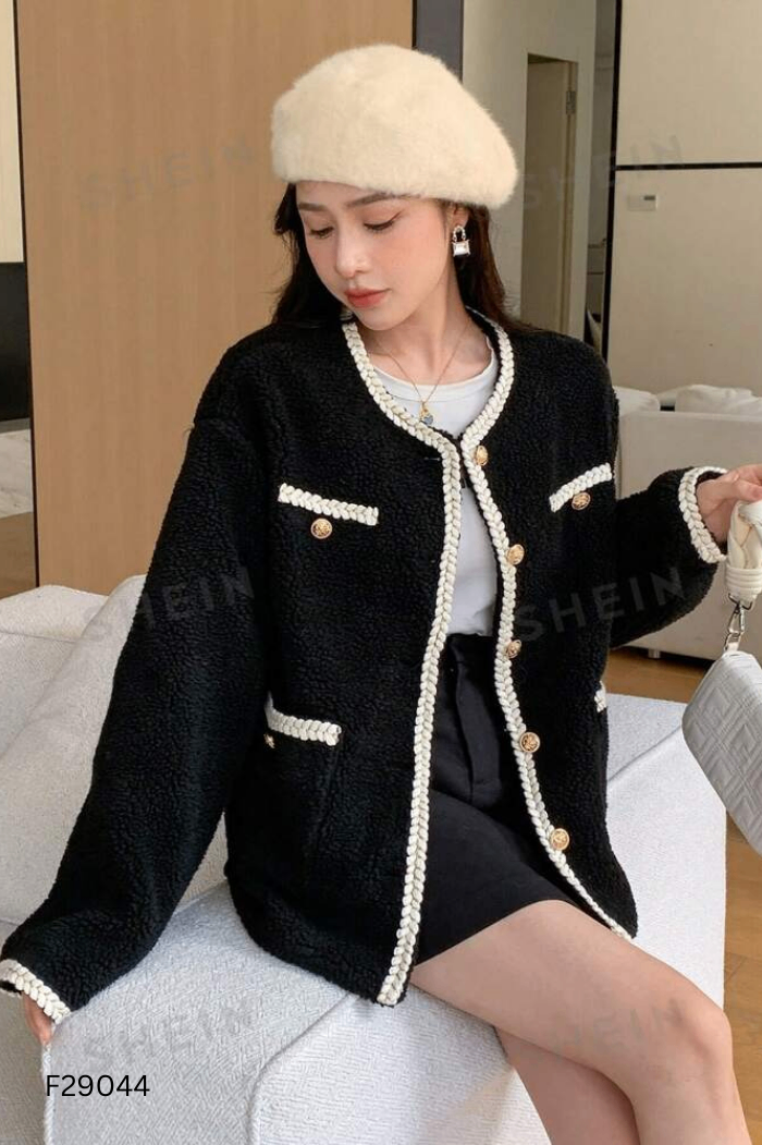 Cardigan len đen viền nhũ vàng