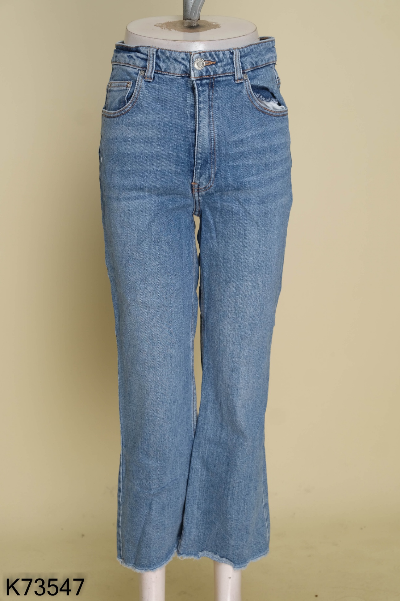 Quần jeans xanh trơn cắt gấu