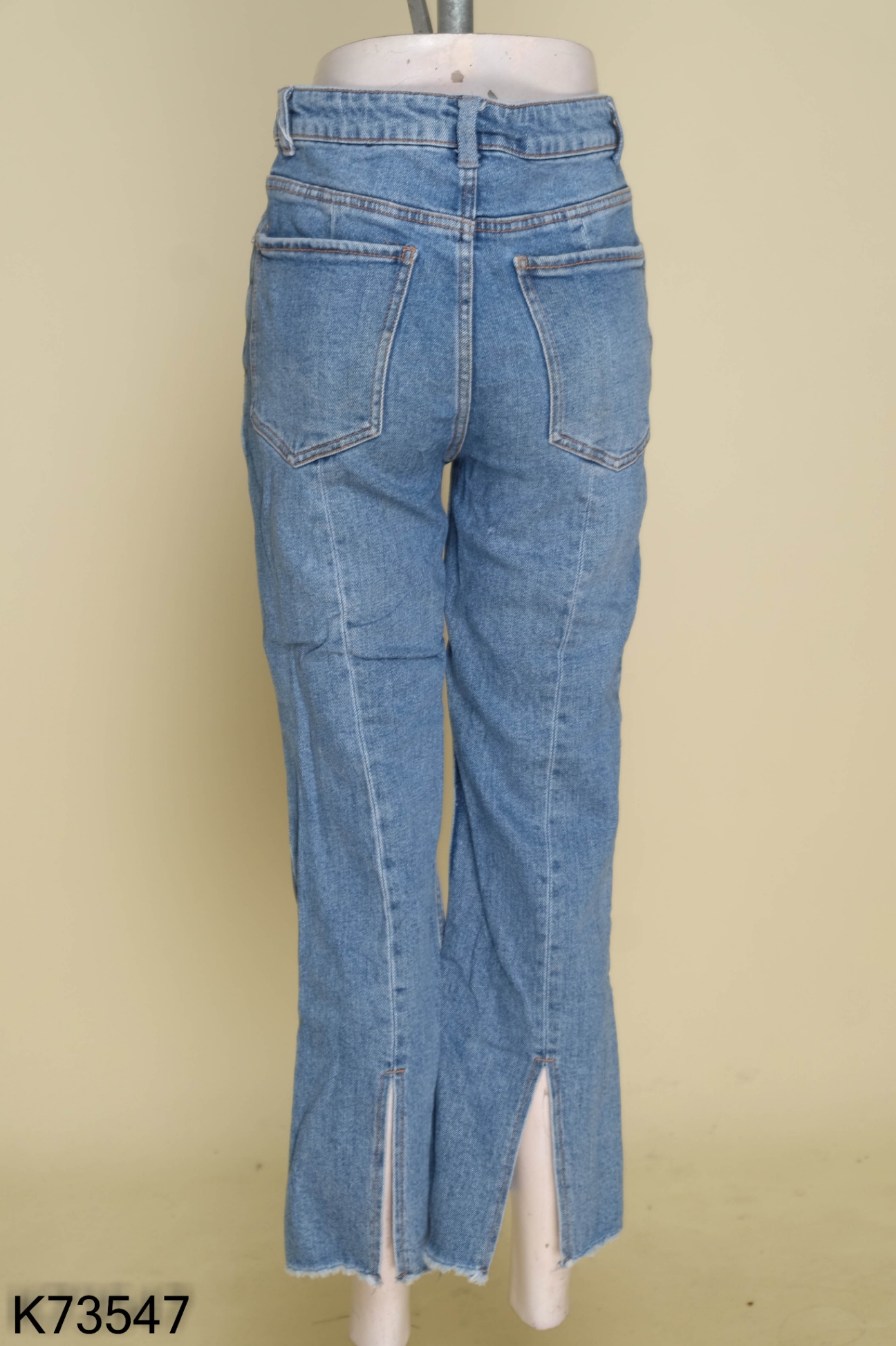 Quần jeans xanh trơn cắt gấu