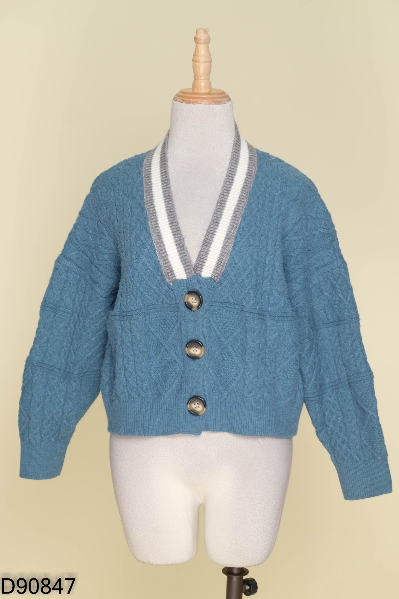 Cardigan len xanh viền xám trắng