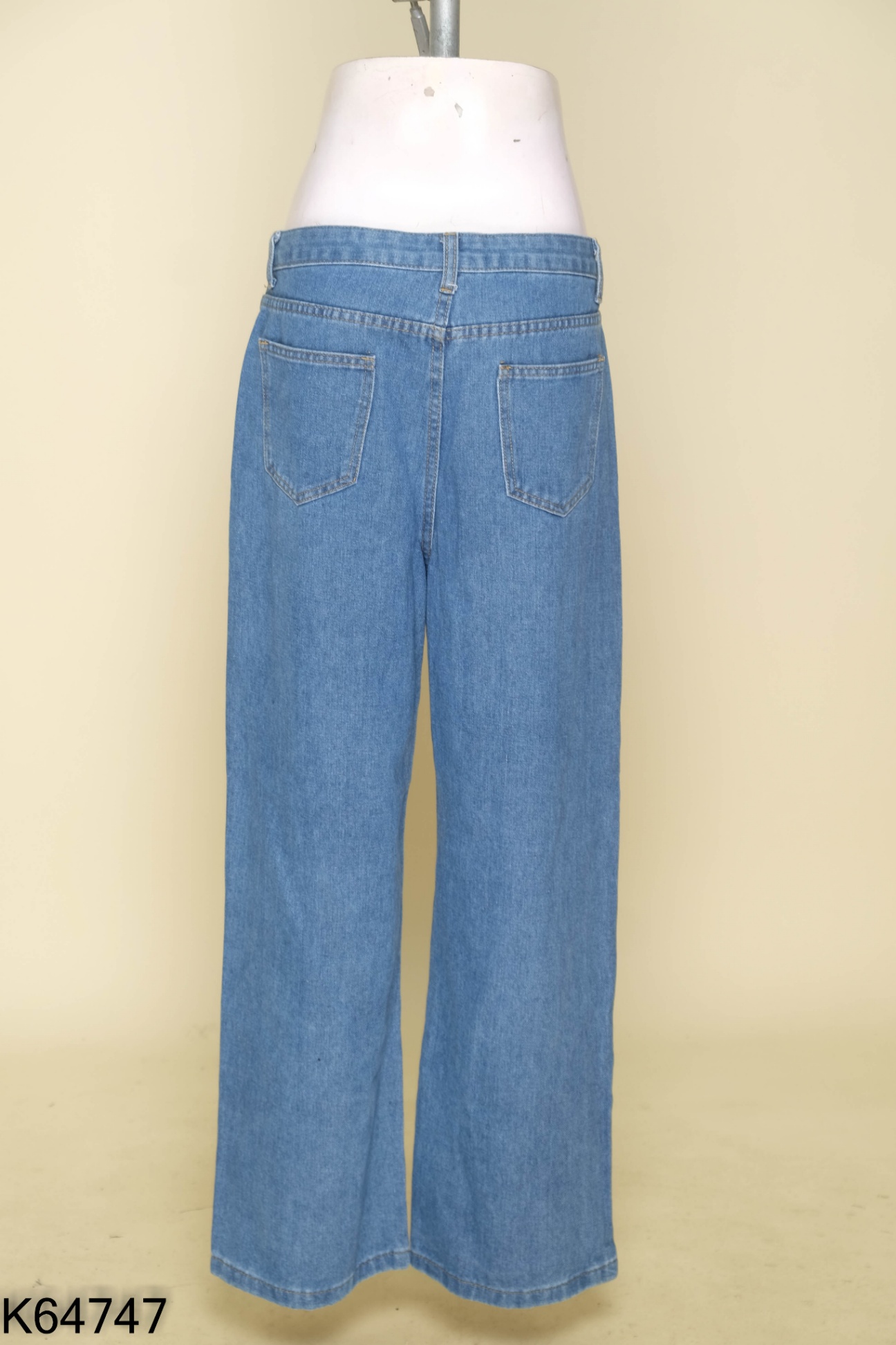 Quần jeans suông xanh