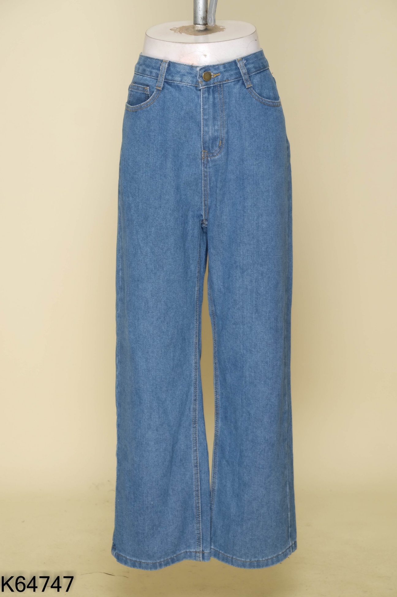 Quần jeans suông xanh