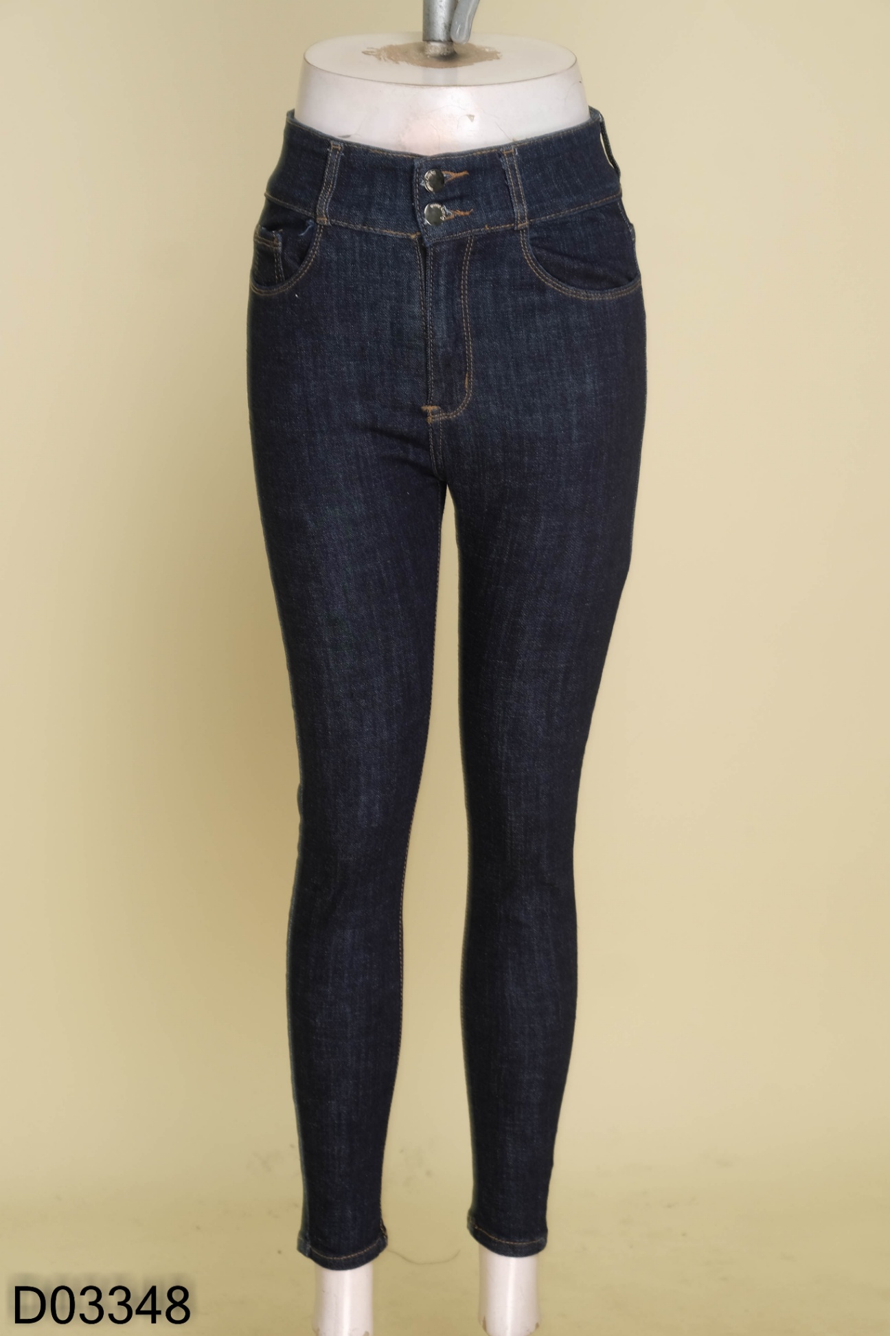 Quần jeans xanh đậm