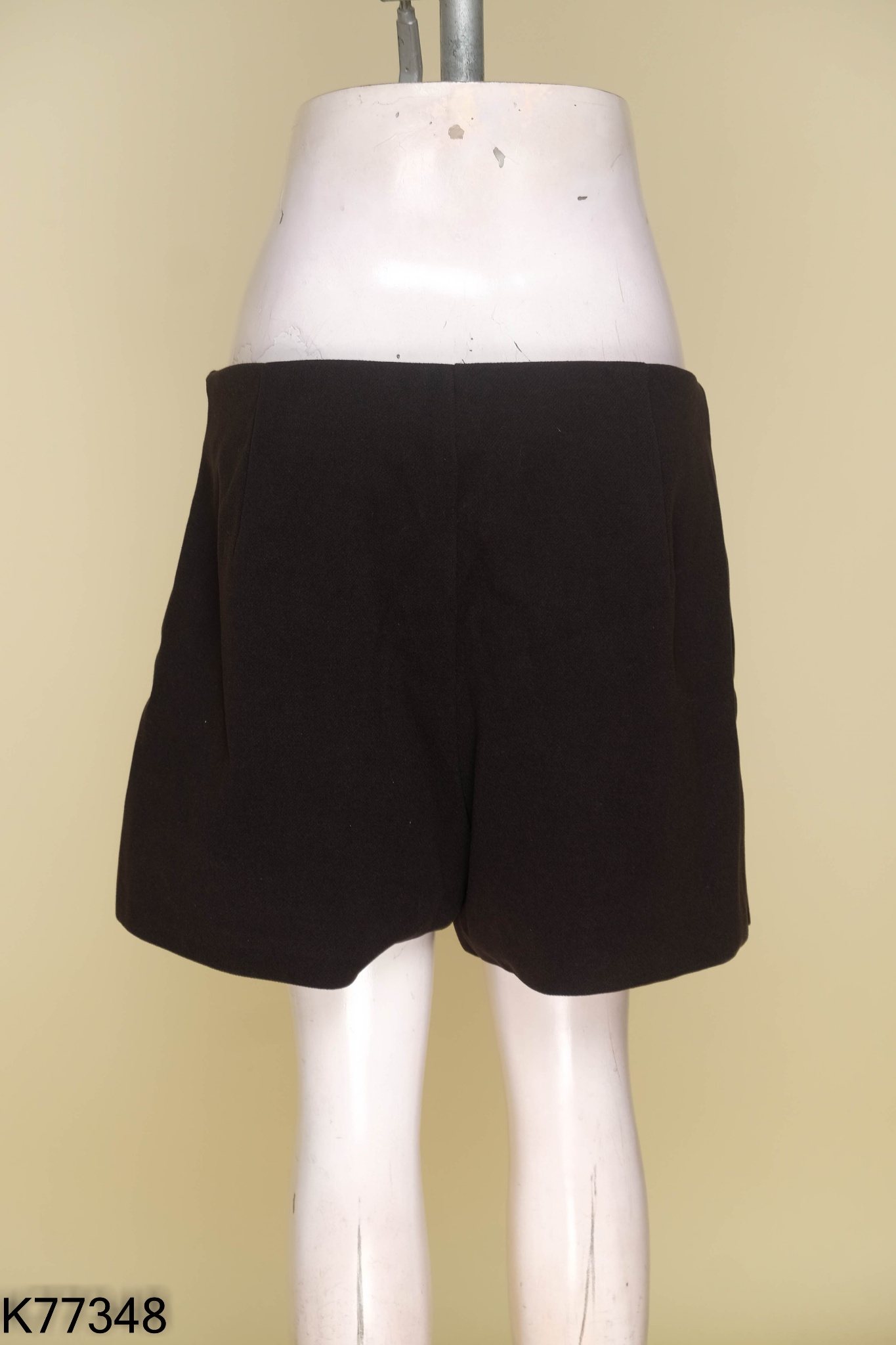 NEWTAG Quần shorts đen phối vạt