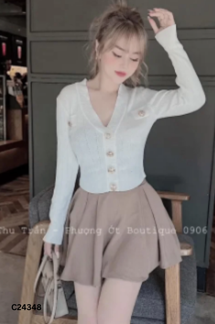 Áo khoác cardigan trắng kem khuy vàng