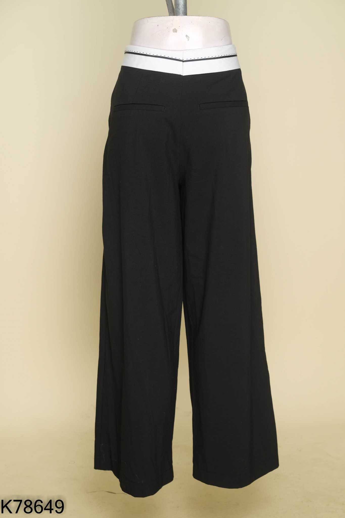 Quần culottes đen phói viền trắng