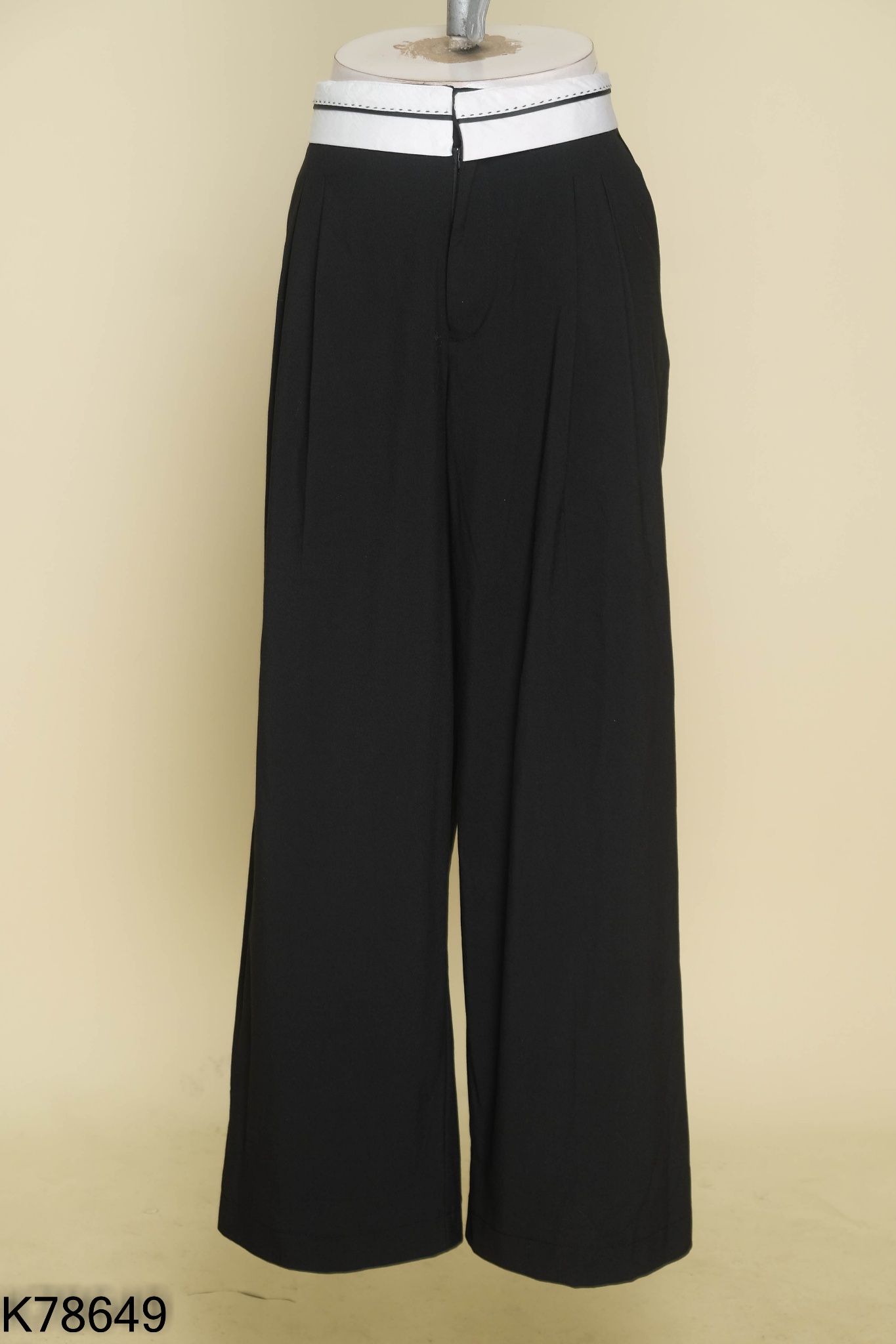 Quần culottes đen phói viền trắng