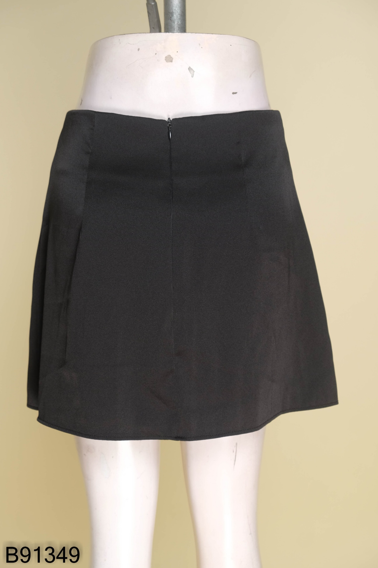 Chân váy CHICBAE21 lụa đen