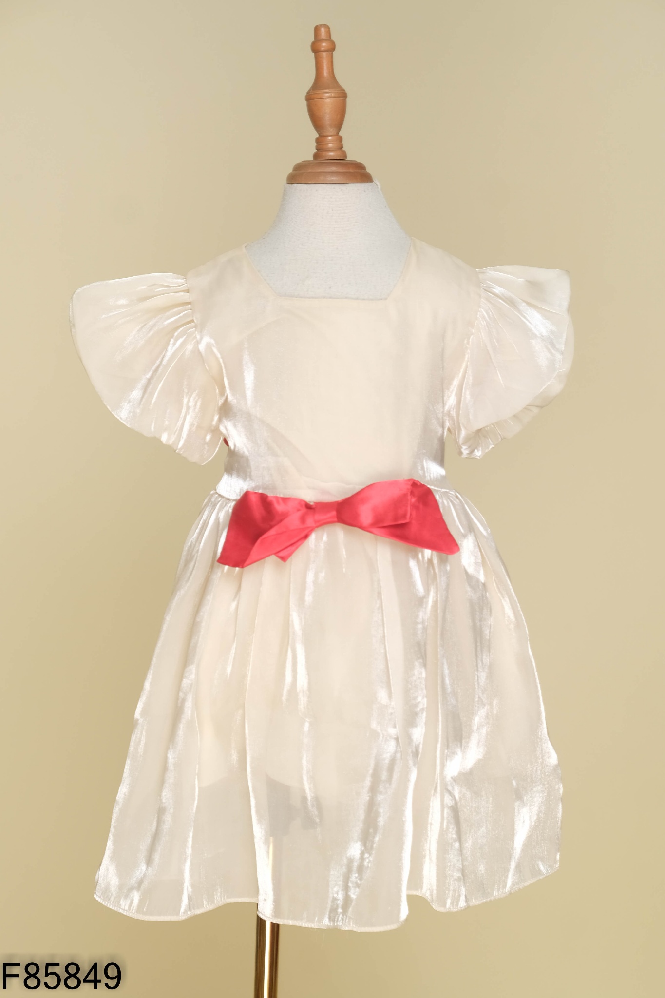 Váy organza be phối nơ đỏ KIDS