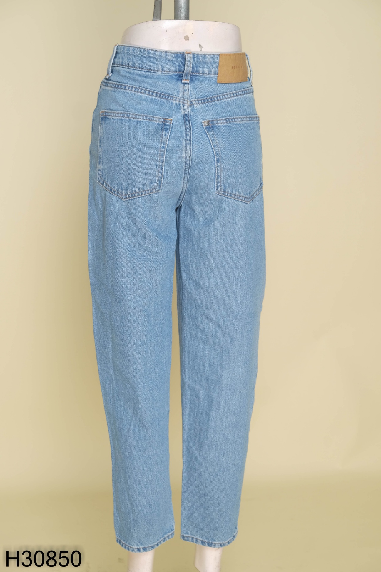 Quần jeans HM xanh trơn