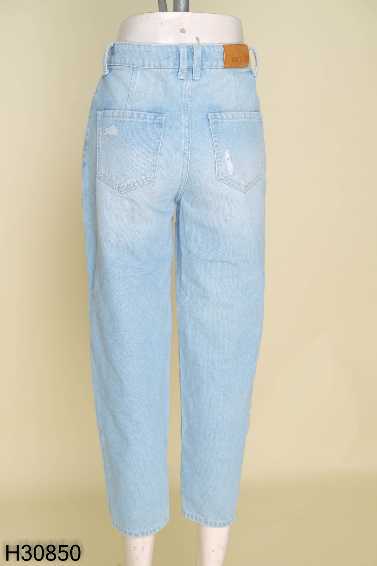 Quần jeans GEN VIET xanh rách