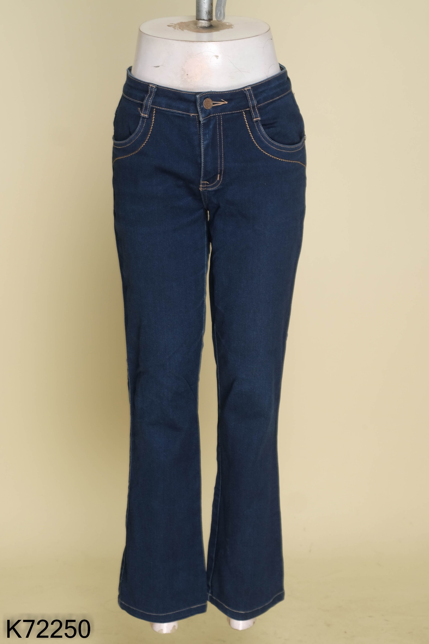 Quần jeans trơn xanh đậm