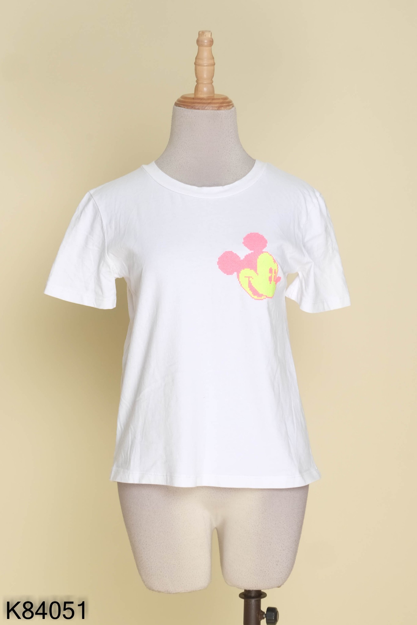 Áo trắng ZARA thêu Mickey