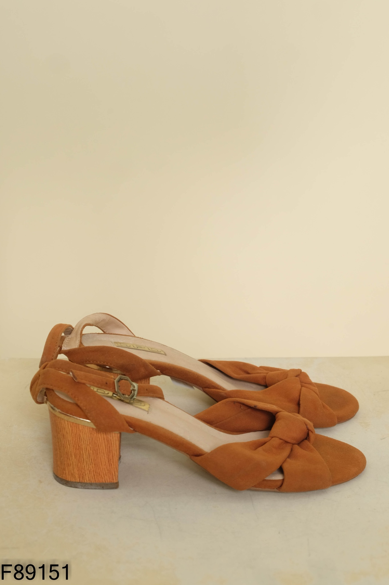 Sandals nâu da lộn