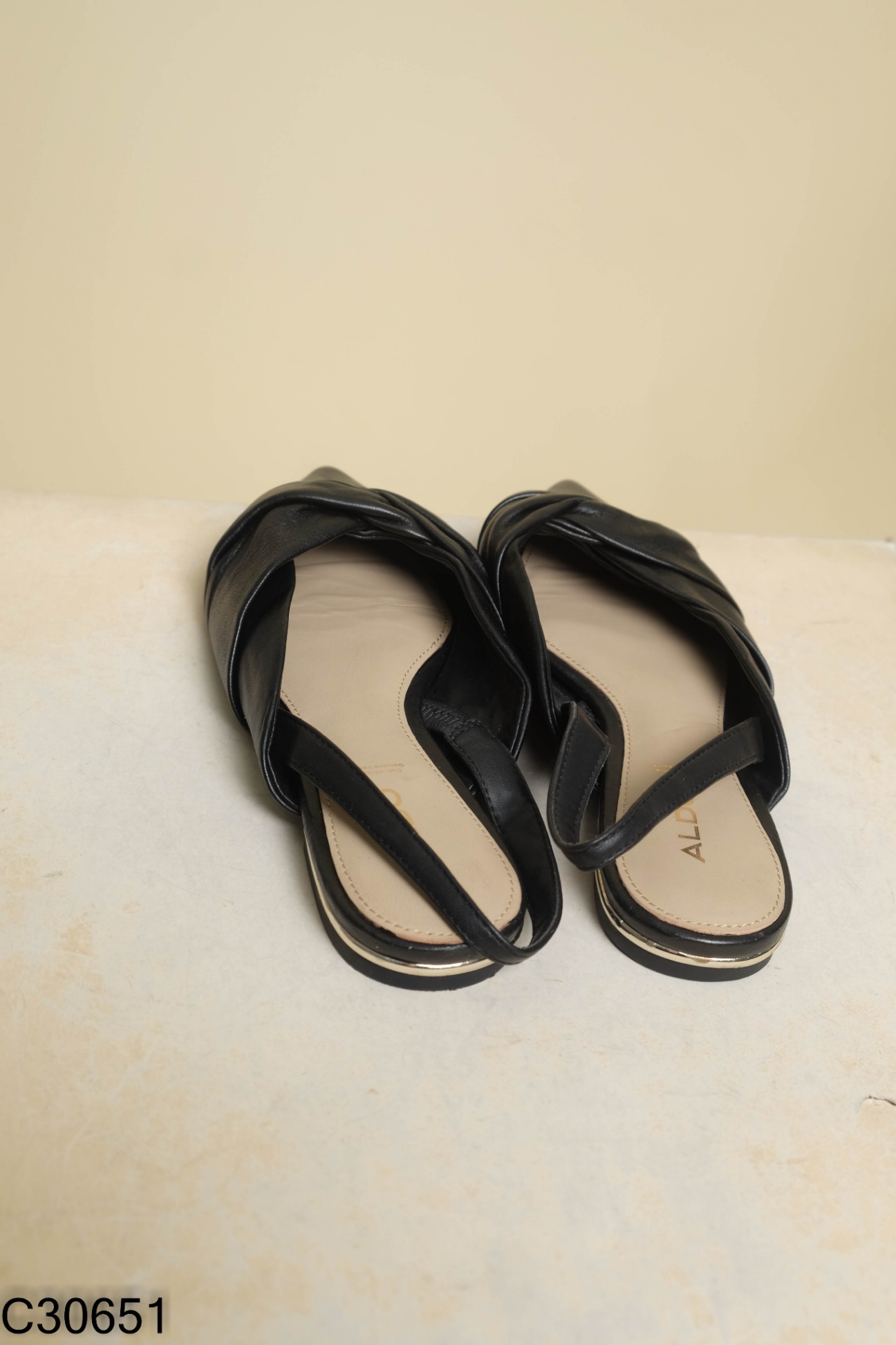 Sandals ALDO đen mũi nhọn