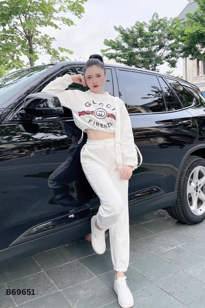 SET Áo croptop chữ + quần dài