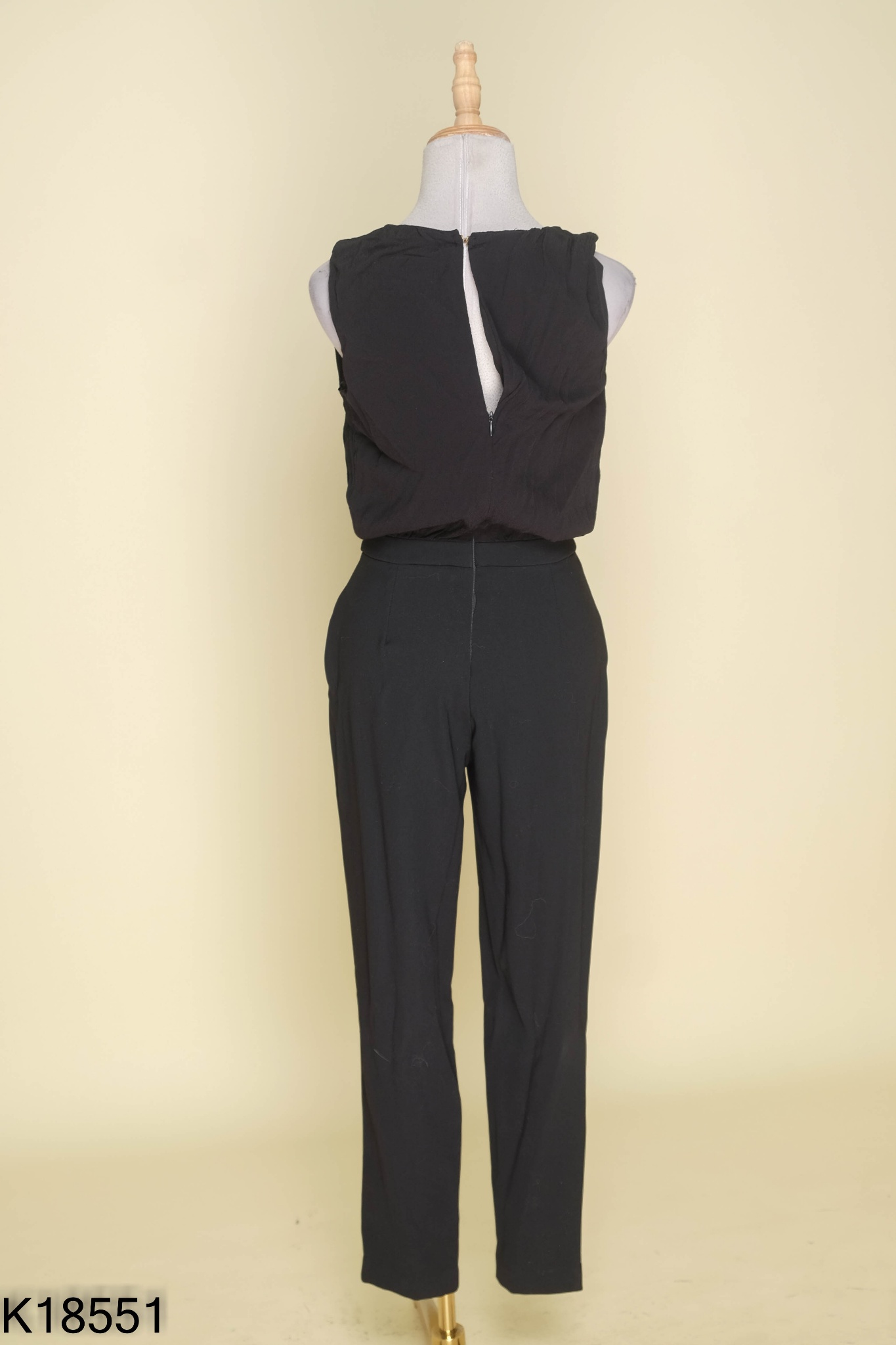 Jumpsuit MANGO đen sát nách