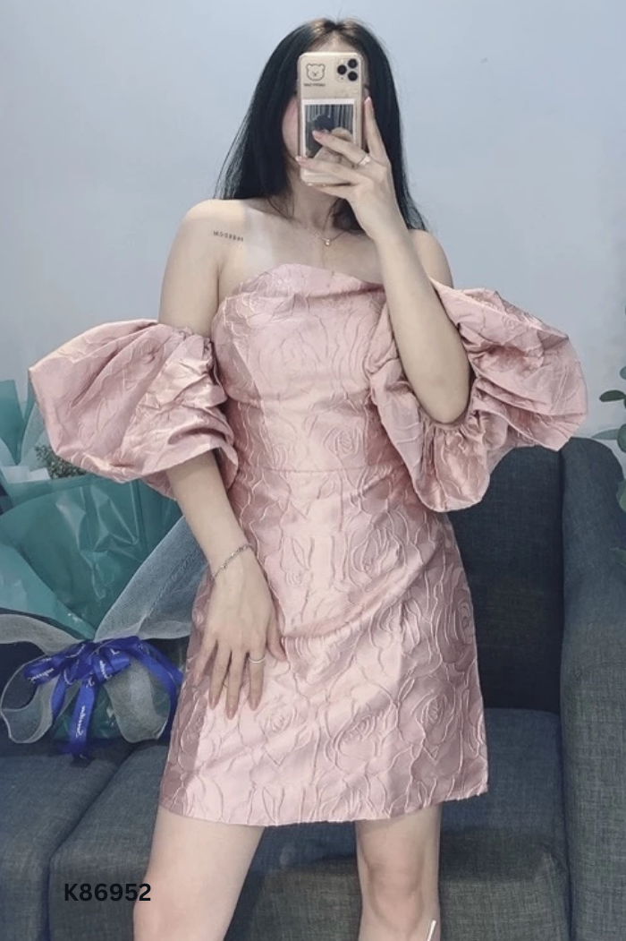 Váy hồng vân hoa tay phồng