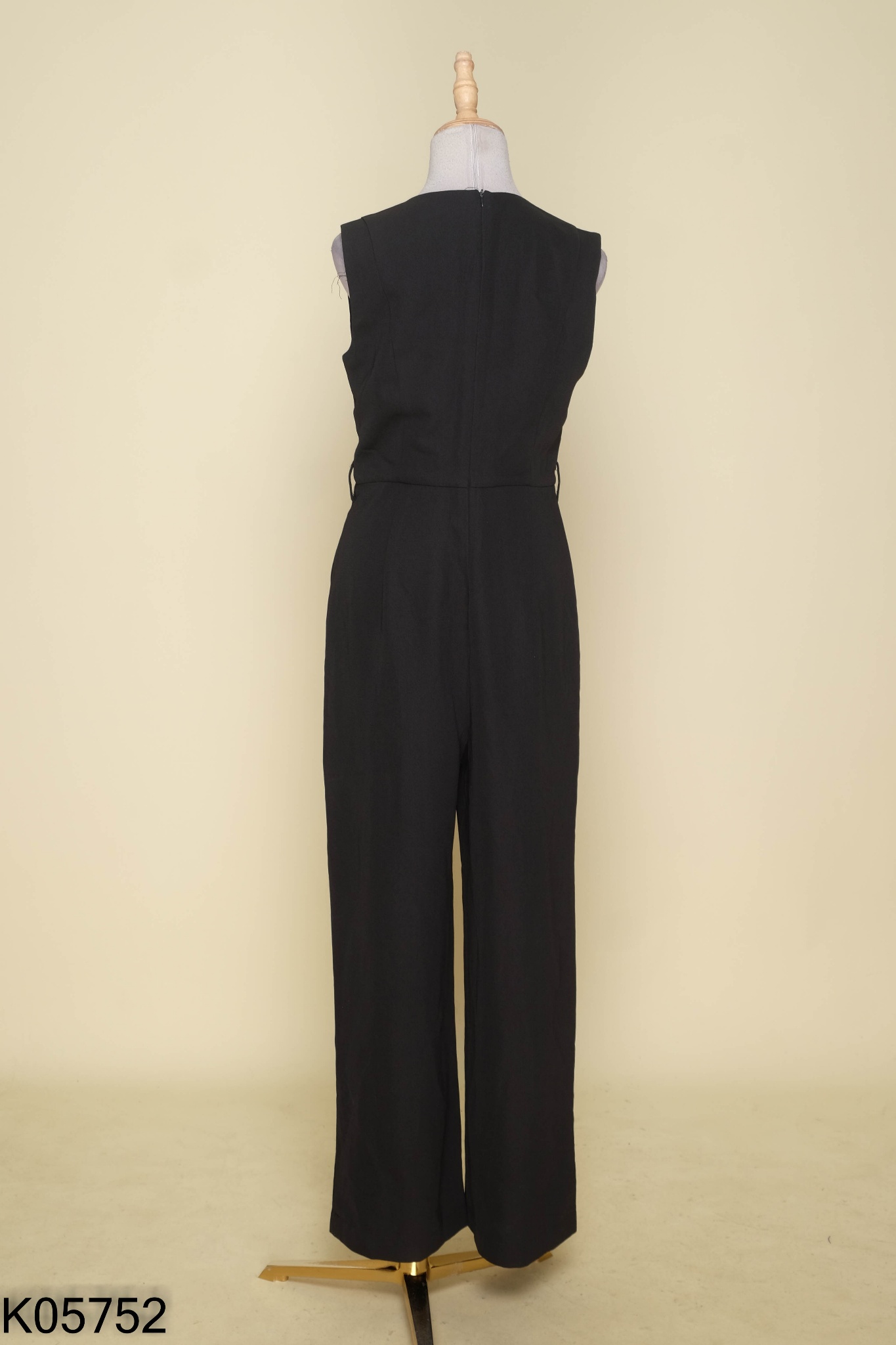 Jumpsuit C'CHAT đen trơn