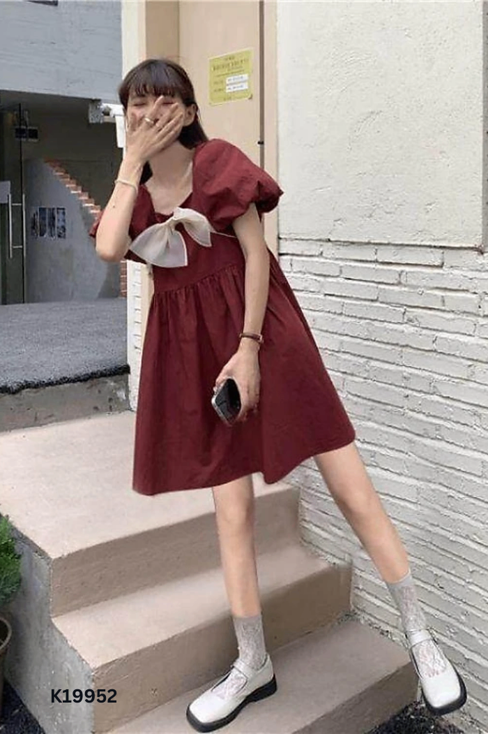 Váy đỏ vèo phối nơ