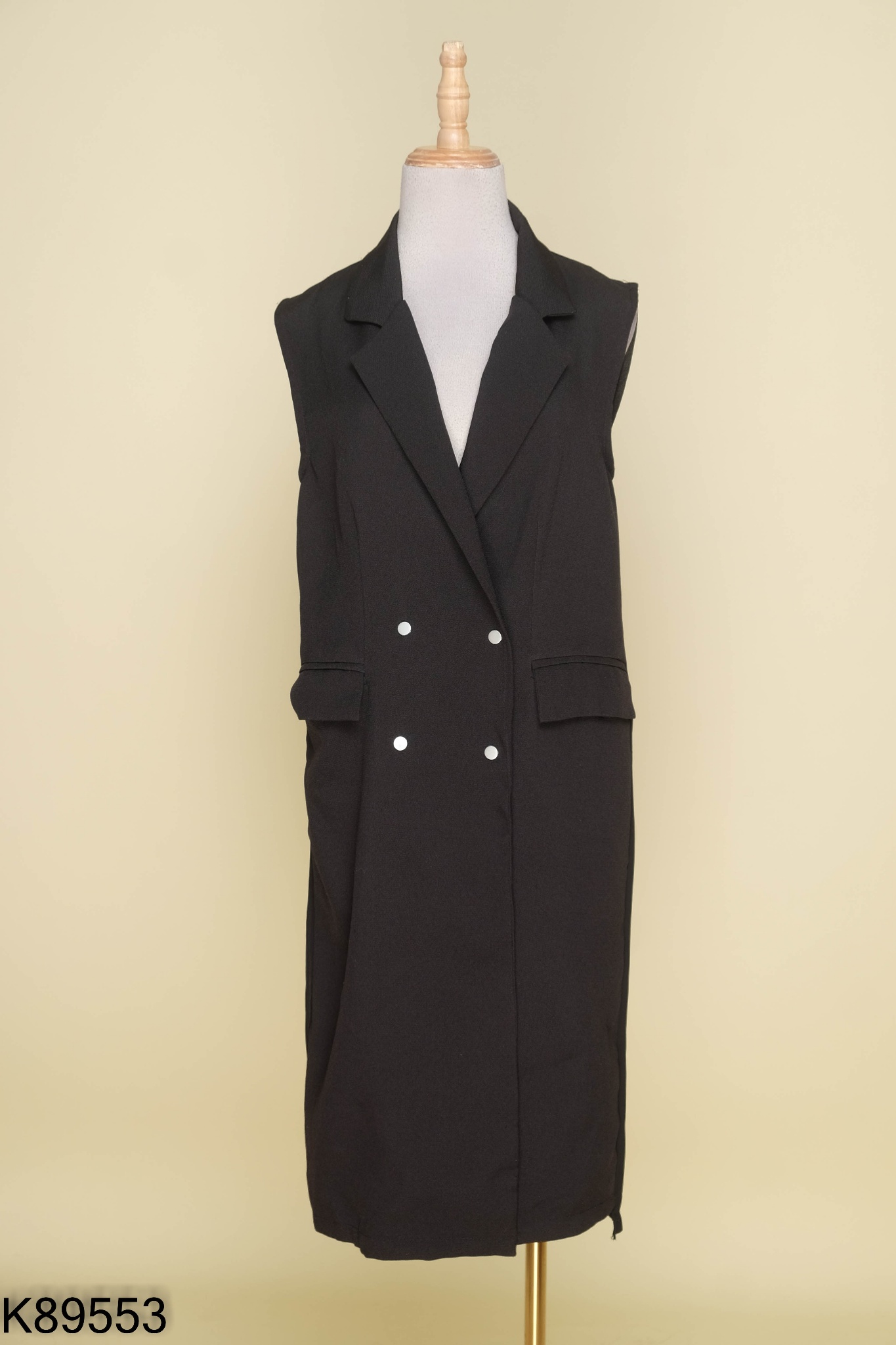 Áo khoác đen cổ vest