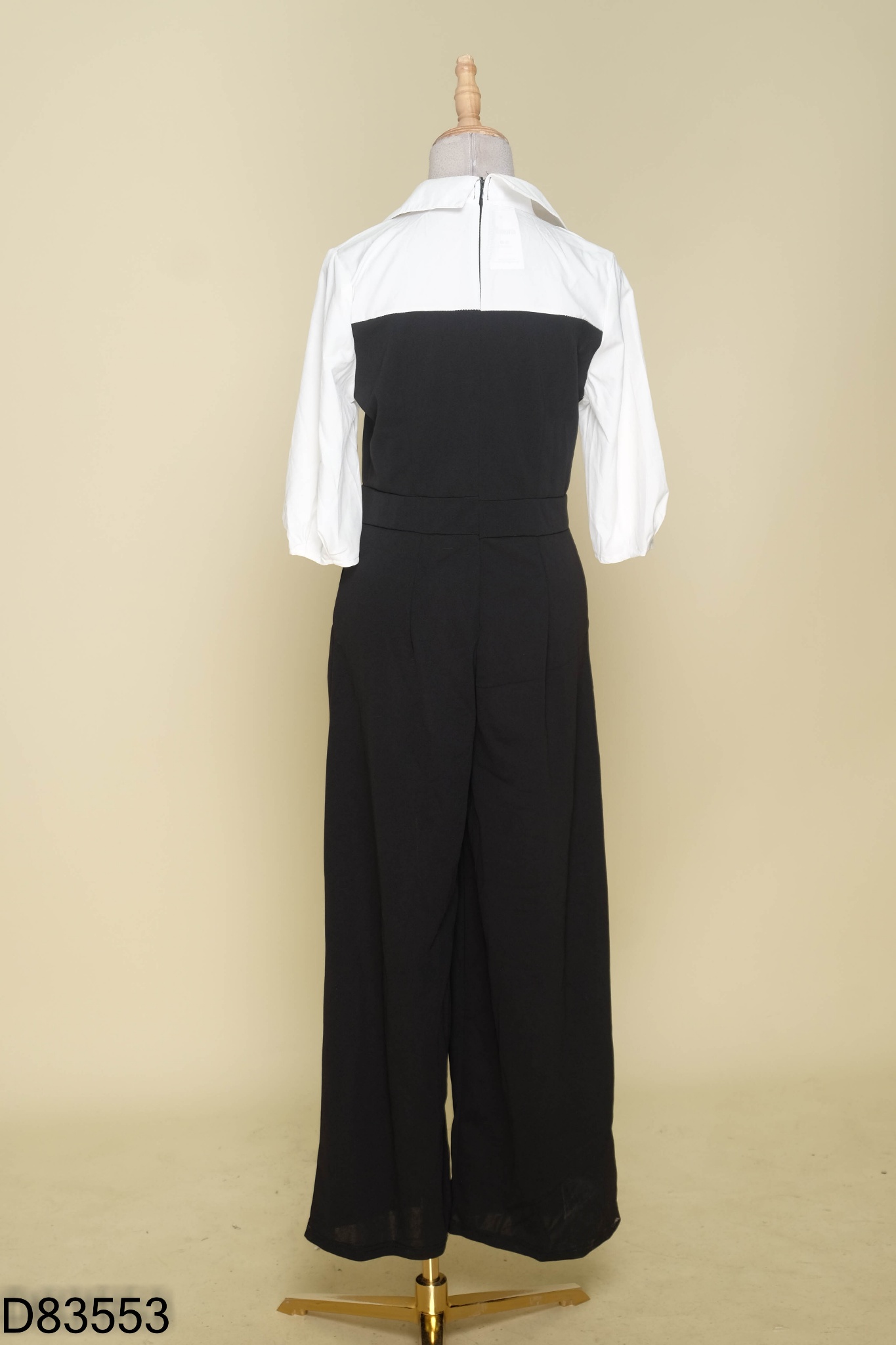 Jumpsuits đen phối cổ sơ mi trắng