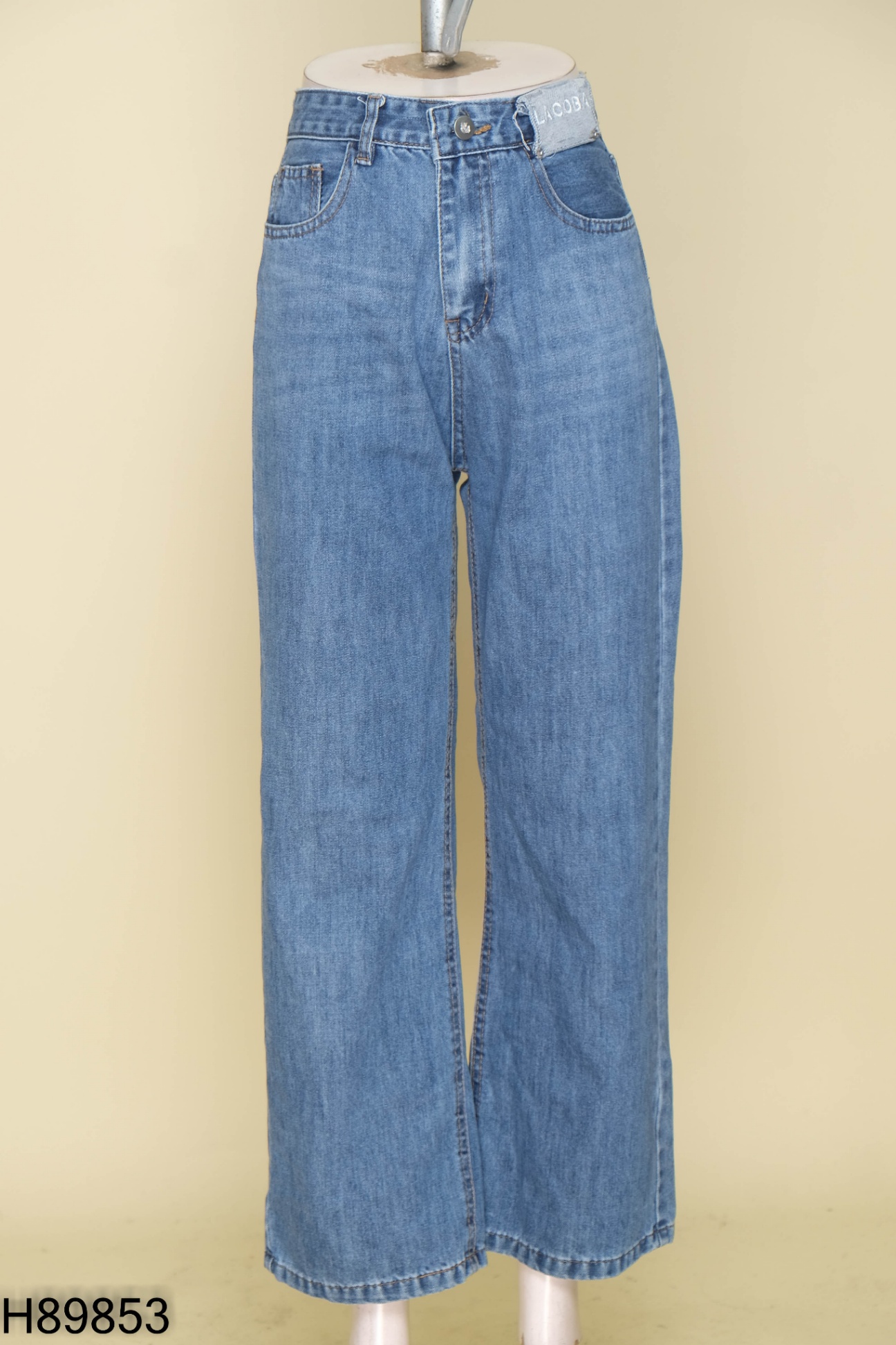 Quần jeans xanh dáng baggy