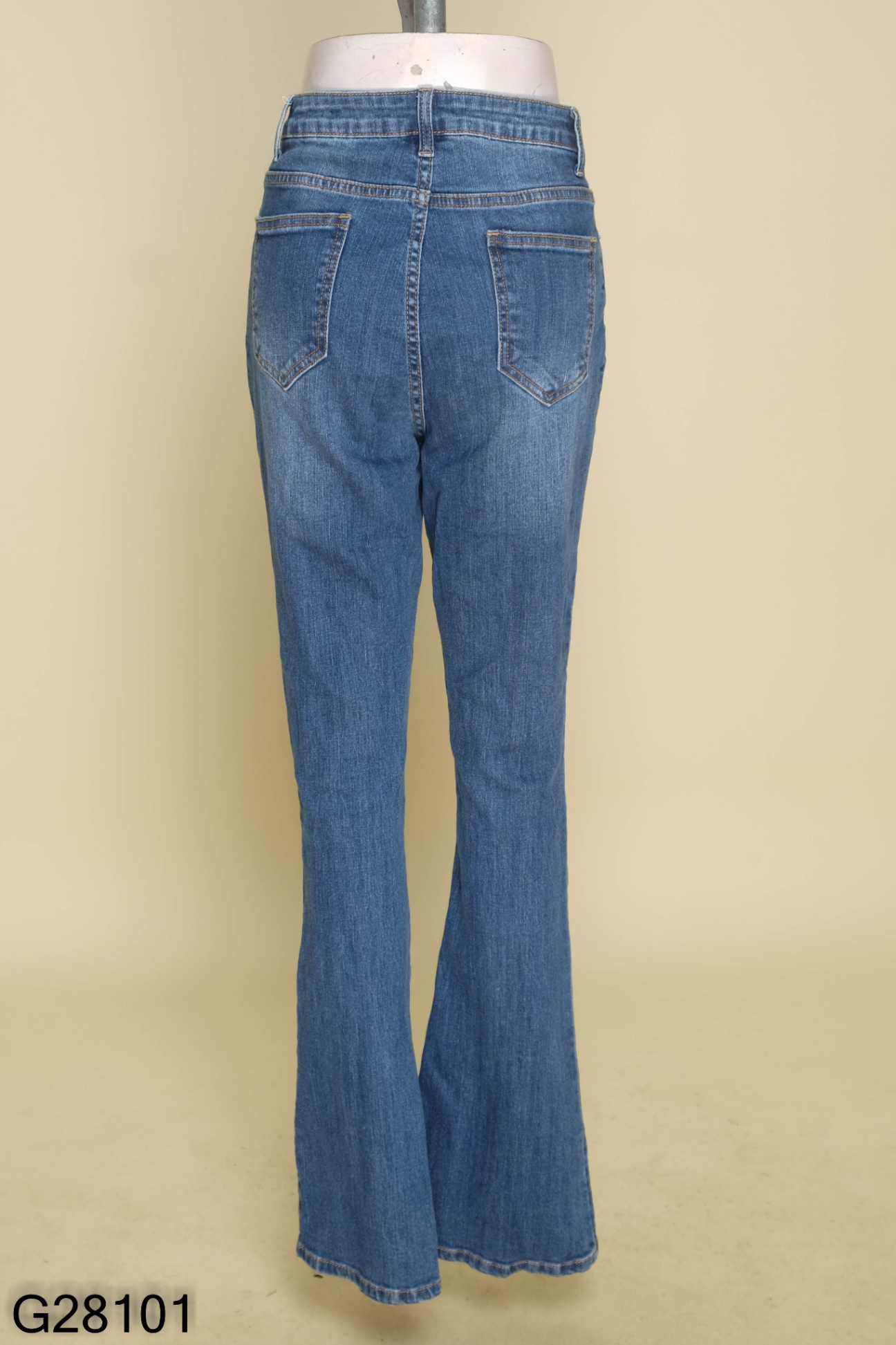 Quần jeans GAP xanh ống loe