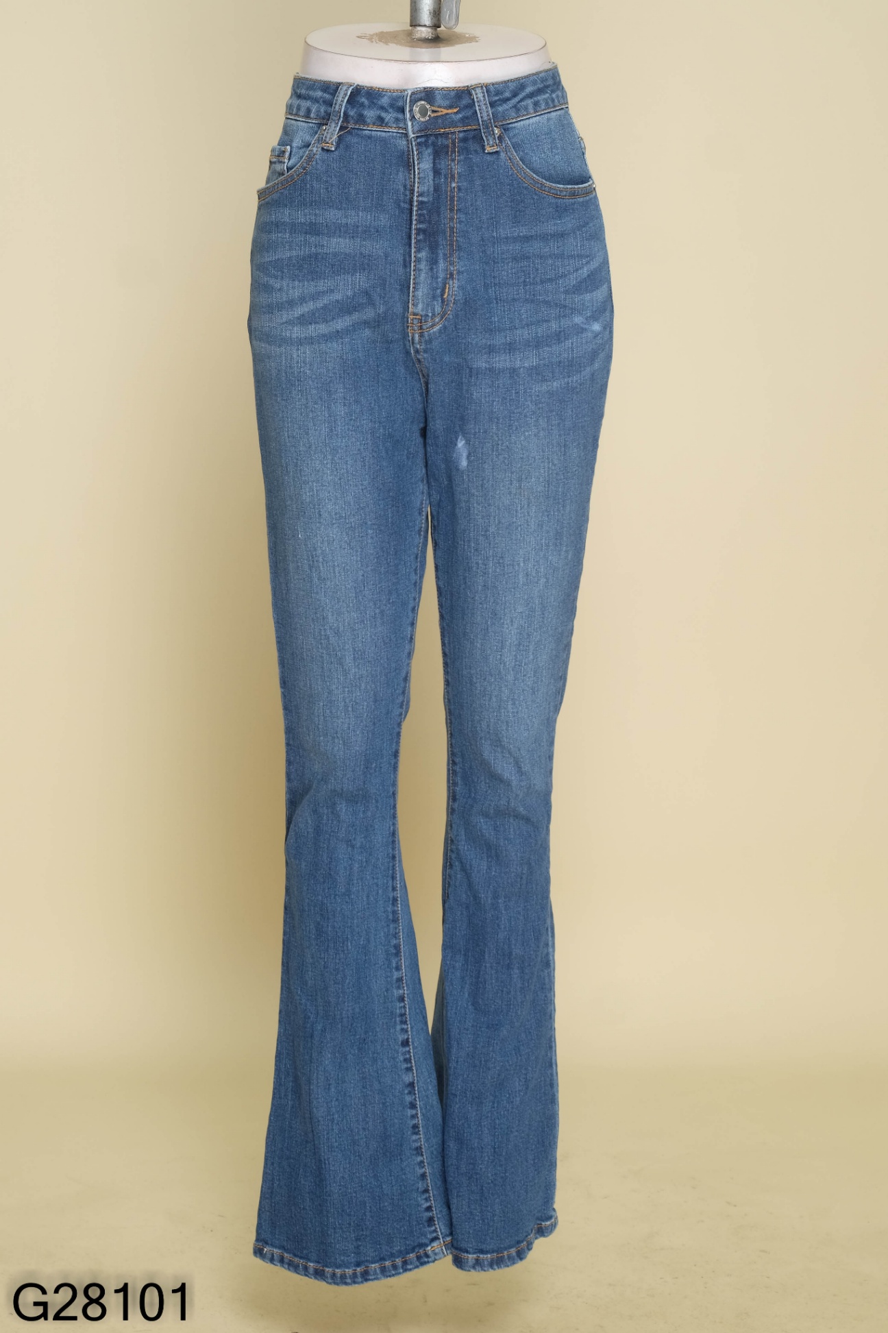 Quần jeans GAP xanh ống loe