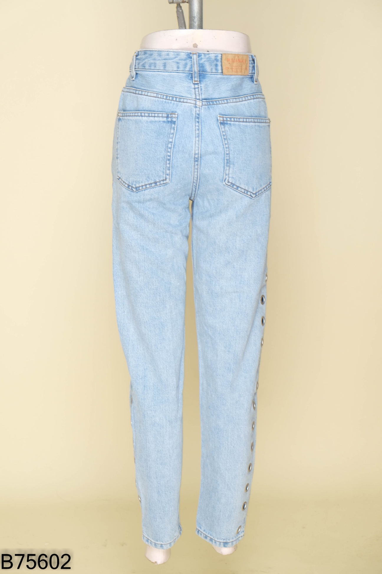 Quần jeans xanh PULL BEAR phối kim loại