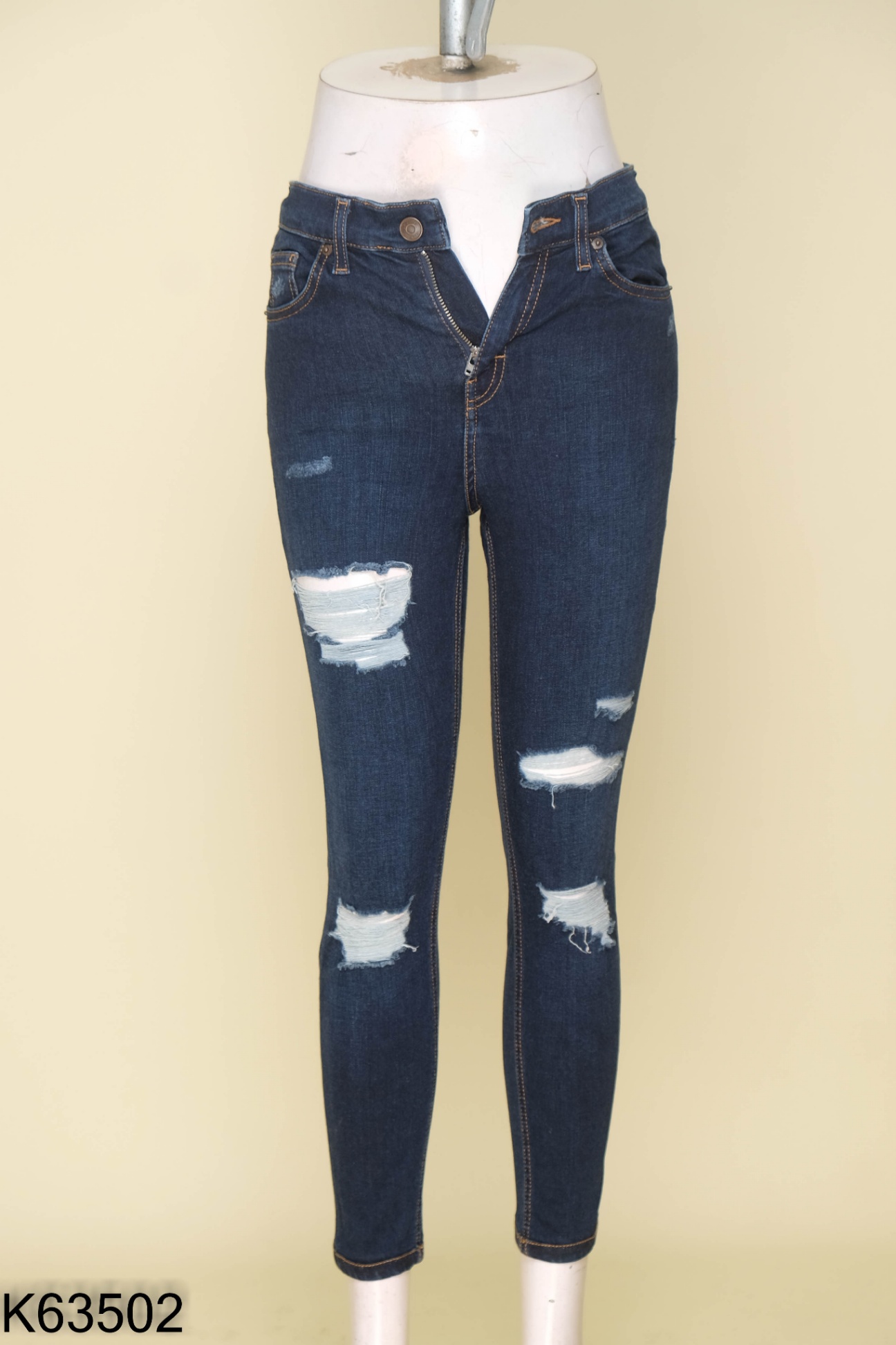 Quần jeans TOPSHOP xnah rách