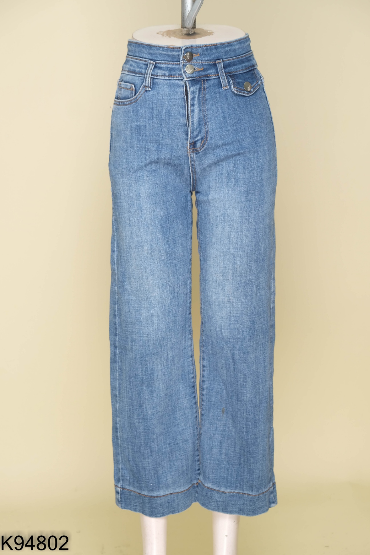 Quần jeans xanh 2 cúc