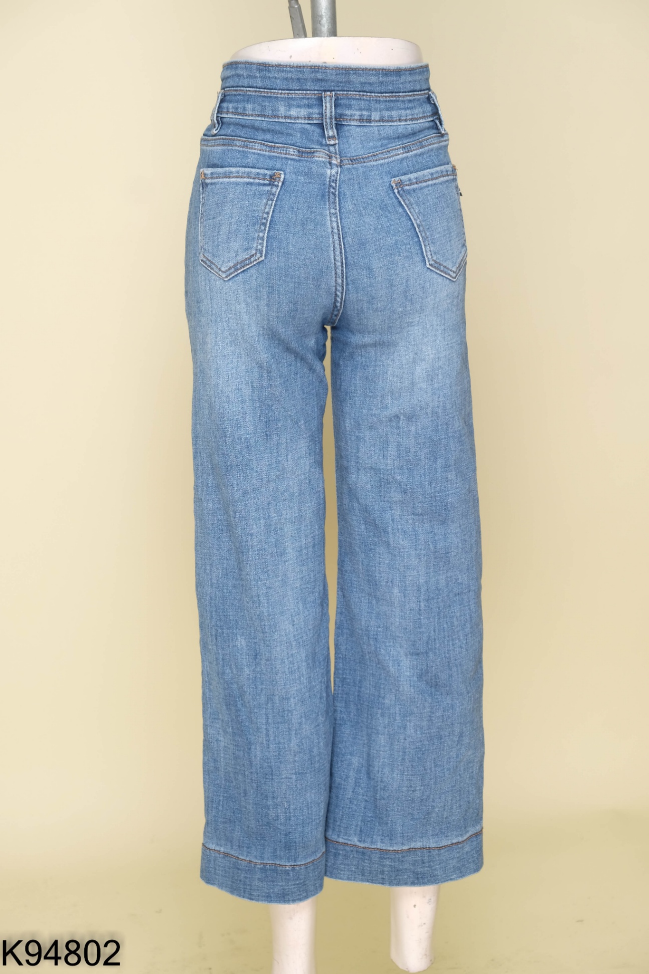 Quần jeans xanh 2 cúc