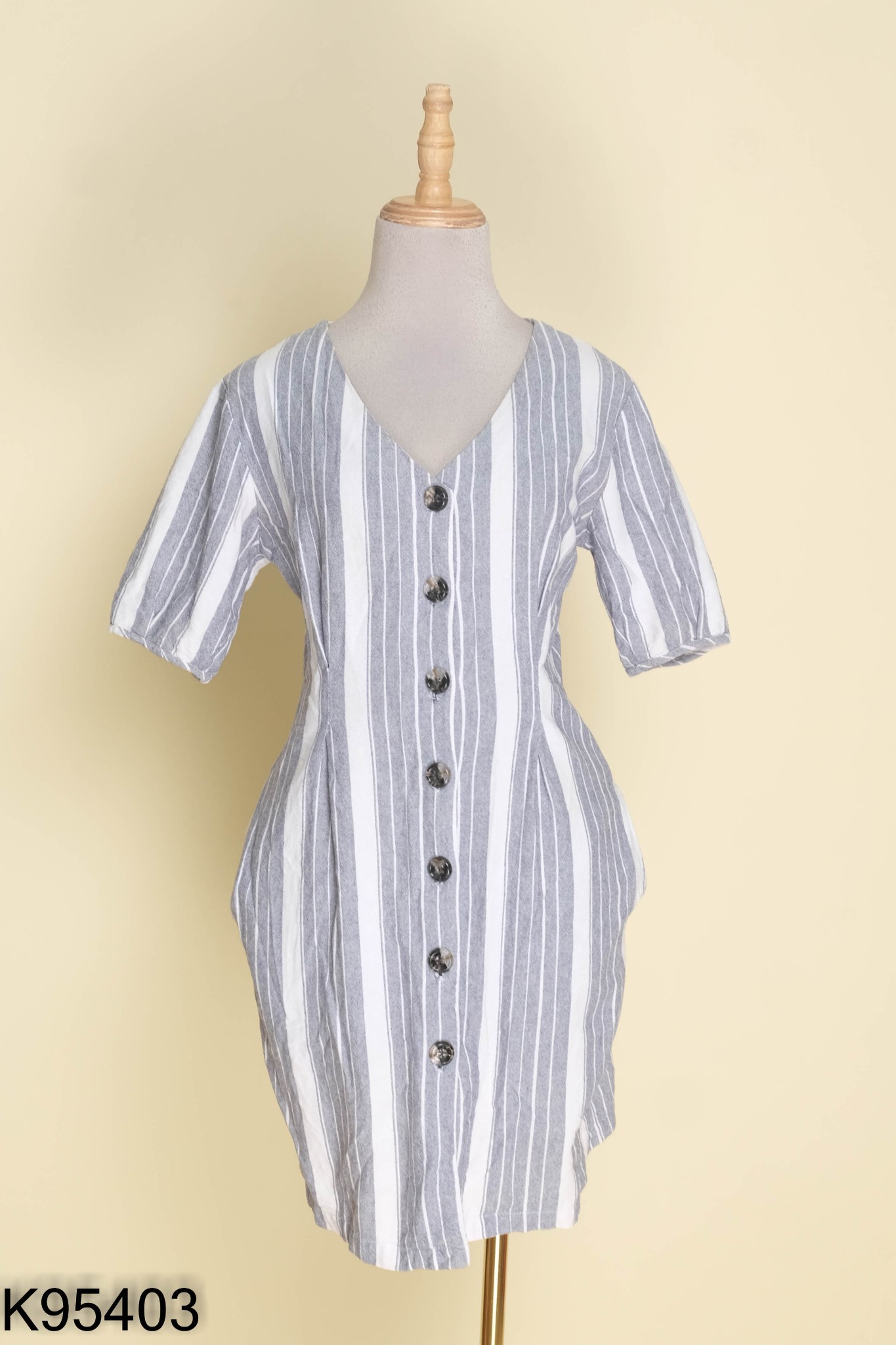 Váy linen SOOJIN trắng sọc xám