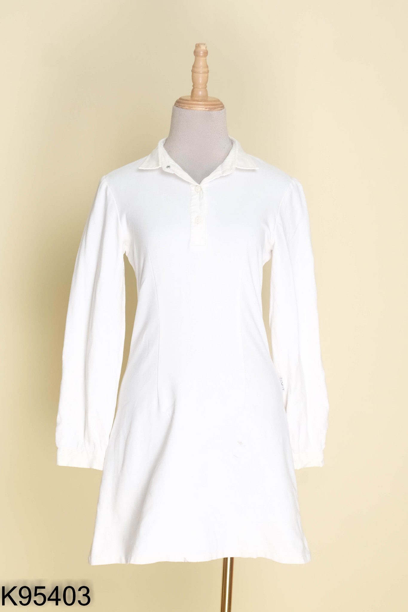 Váy trắng 92WEAR cổ sơ mi
