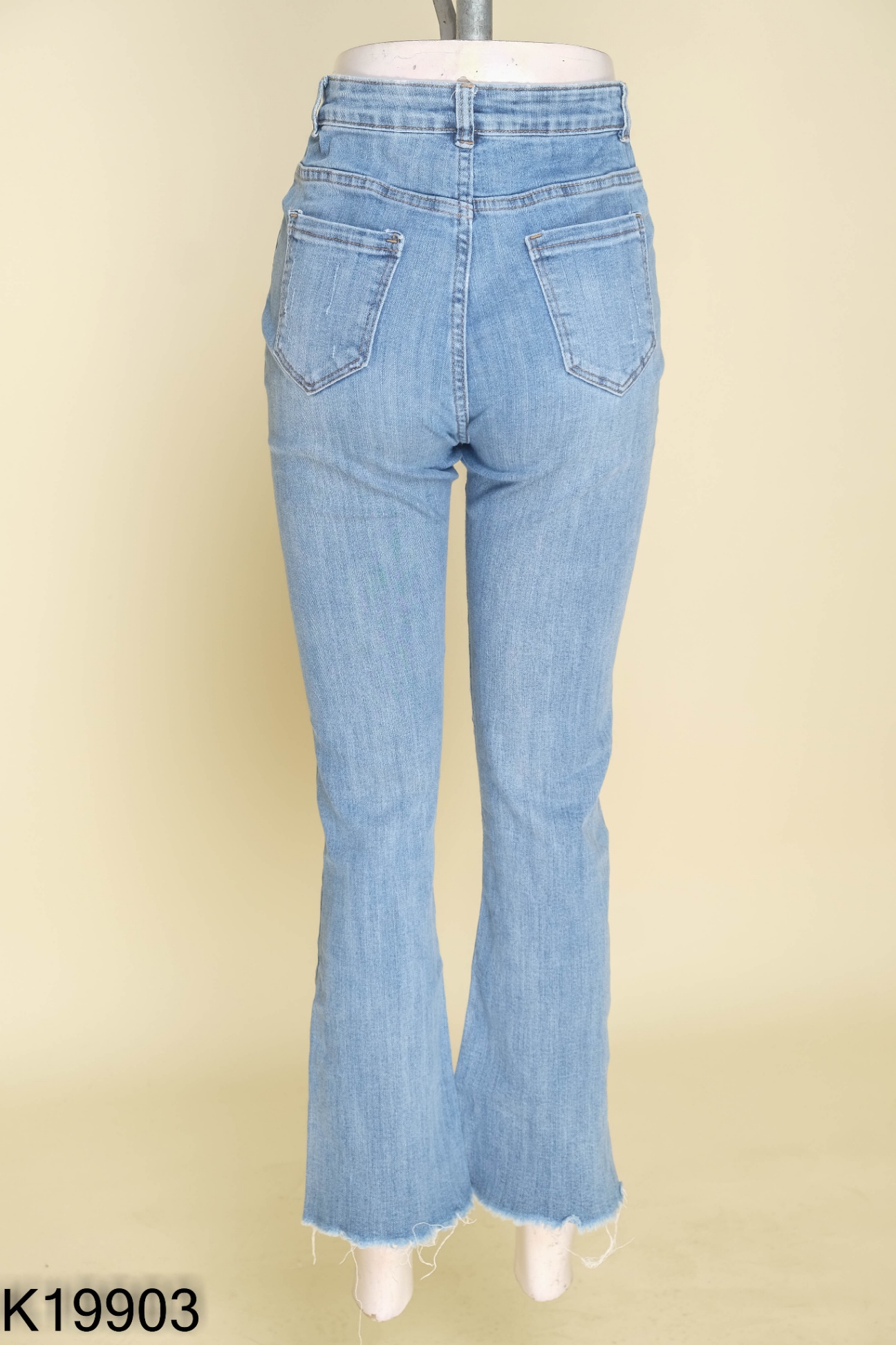 Quần jeans xanh xước