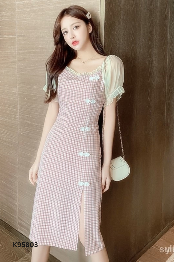 Váy sườn xám xanh kẻ đỏ