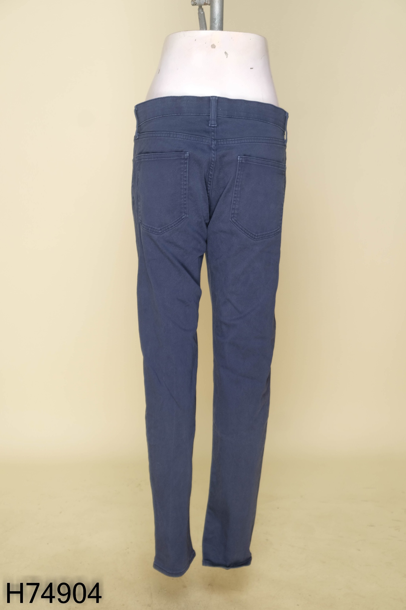 Quần jeans UNIQLO xanh than