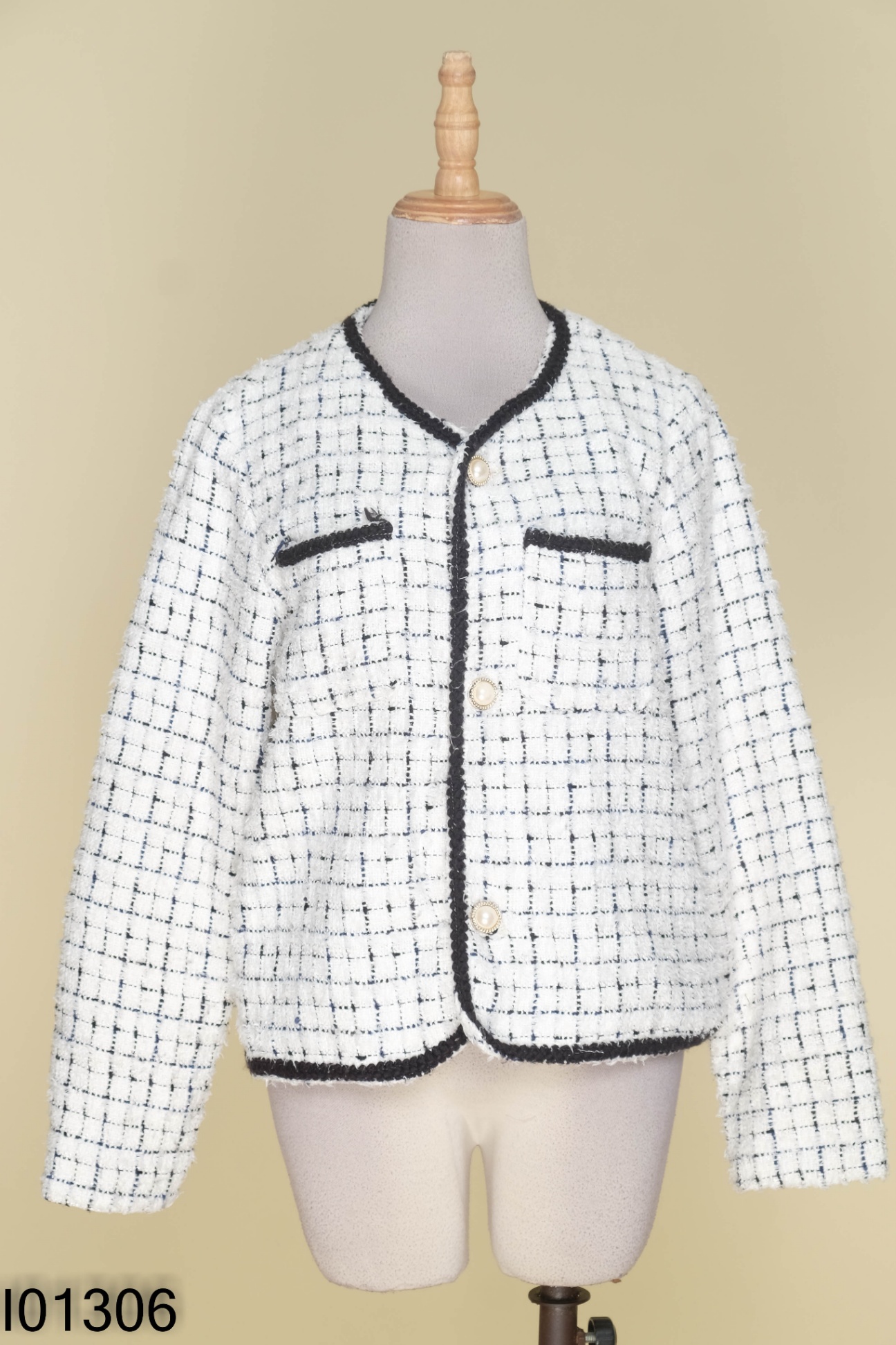 Áo khoác dạ tweed trắng kẻ đen
